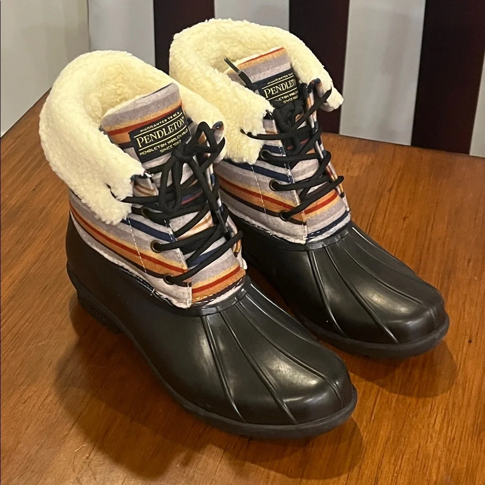 Pendleton Bridger Stripe Mid Duck Boots new Rain Snow Women’s Size 8